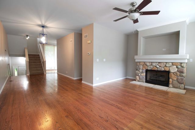 605 Pheasant Trail, St. Charles, IL 60174