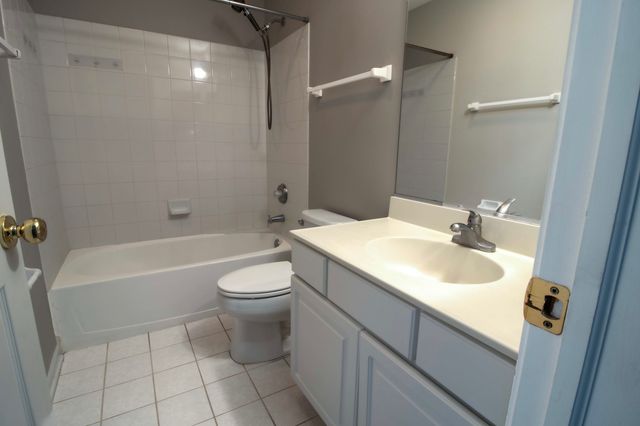 605 Pheasant Trail, St. Charles, IL 60174