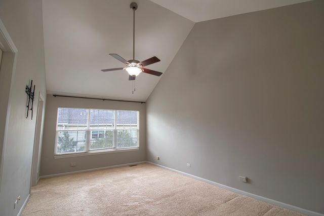 605 Pheasant Trail, St. Charles, IL 60174