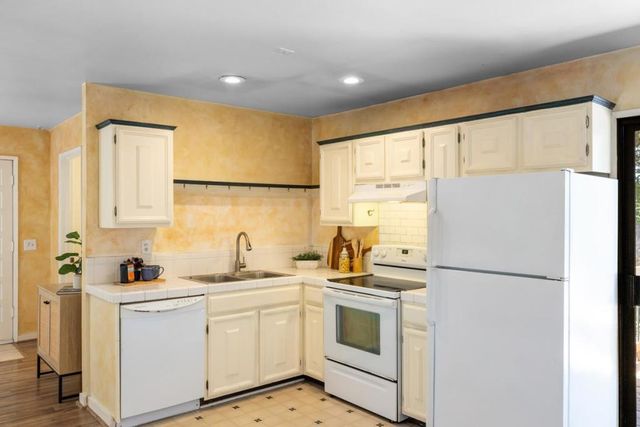 27460 Loma Del Rey, Carmel Valley, CA 93923