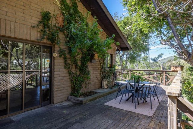 27460 Loma Del Rey, Carmel Valley, CA 93923