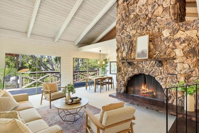 27460 Loma Del Rey, Carmel Valley, CA 93923