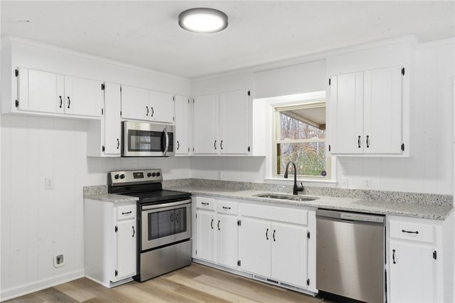 306 Bluefield Road, Starr, SC 29684