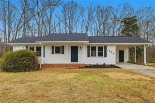 306 Bluefield Road, Starr, SC 29684