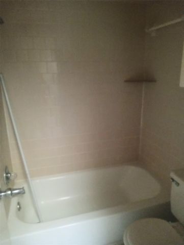 6633 W Airport Boulevard W 704, Houston, TX 77035