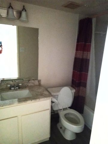 6633 W Airport Boulevard W 704, Houston, TX 77035