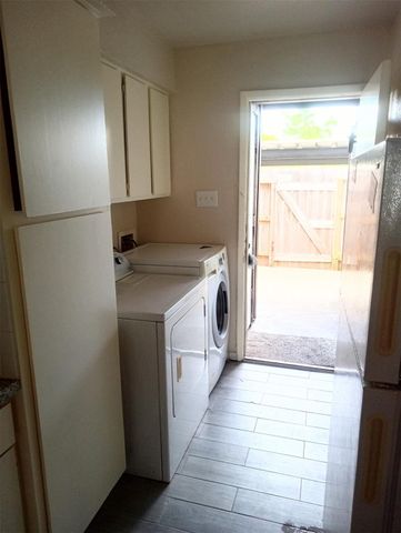 6633 W Airport Boulevard W 704, Houston, TX 77035