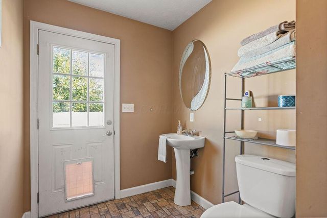 6338 Beaver Lake Drive, Grove City, OH 43123