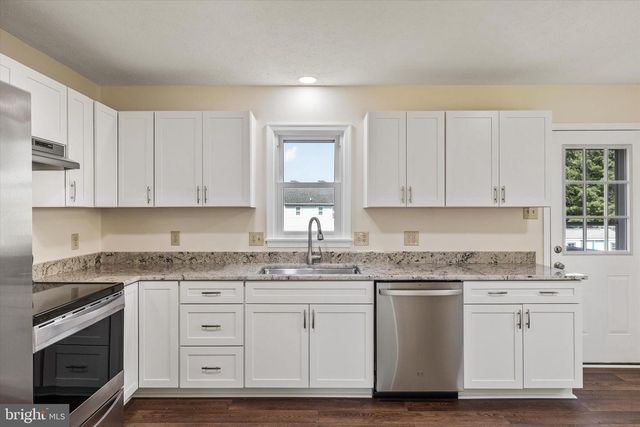 136 NIGHTINGALE AVE, Stephens City, VA 22655