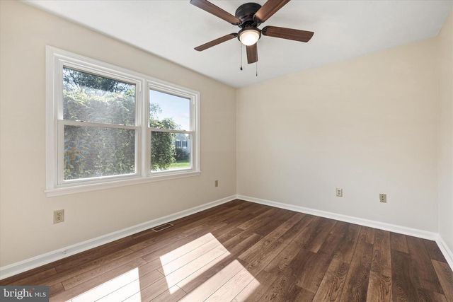 136 NIGHTINGALE AVE, Stephens City, VA 22655