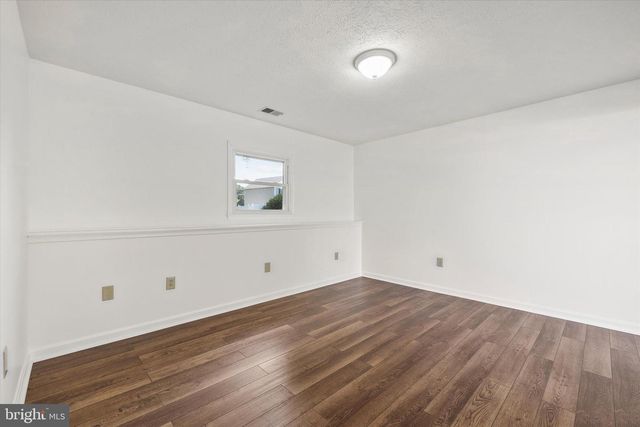 136 NIGHTINGALE AVE, Stephens City, VA 22655