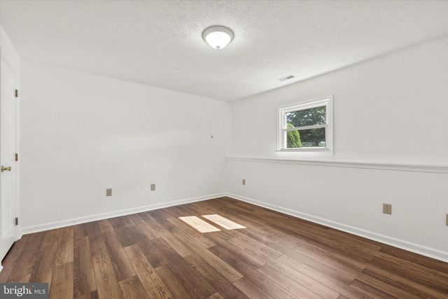 136 NIGHTINGALE AVE, Stephens City, VA 22655