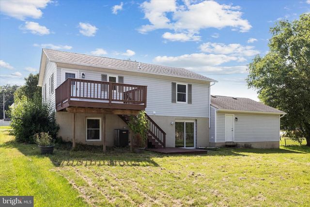 136 NIGHTINGALE AVE, Stephens City, VA 22655