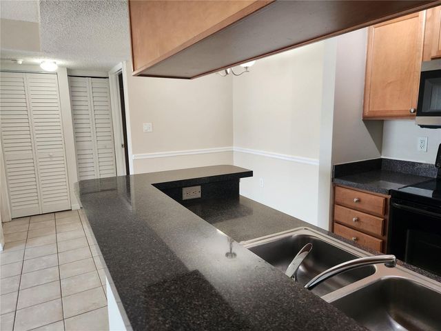 803 LAKE HAVEN SQUARE 101, Brandon, FL 33511