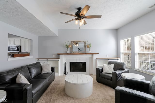 18042 Kinder Oak Drive, Noblesville, IN 46062