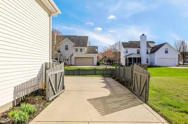 18042 Kinder Oak Drive, Noblesville, IN 46062