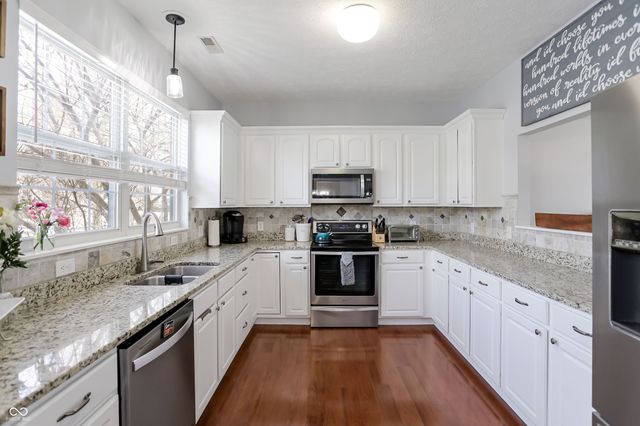 18042 Kinder Oak Drive, Noblesville, IN 46062