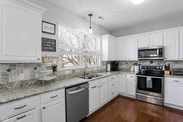 18042 Kinder Oak Drive, Noblesville, IN 46062