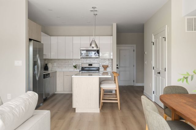 13 Wentworth Road 404, Quincy, MA 02170