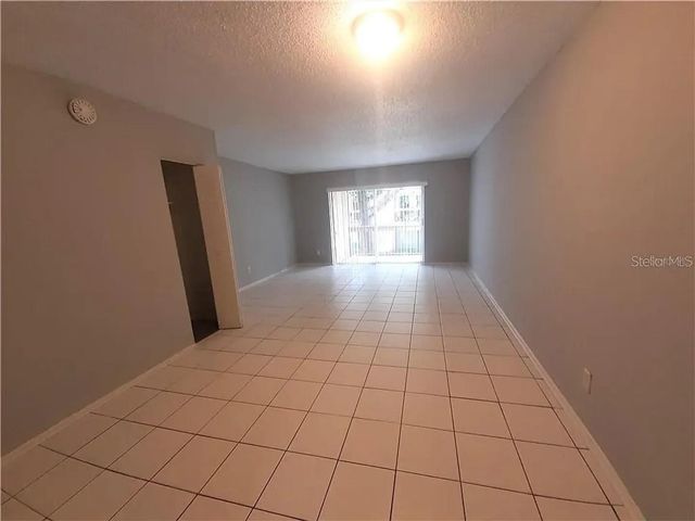 7600 ABBEY LANE C, Tampa, FL 33617