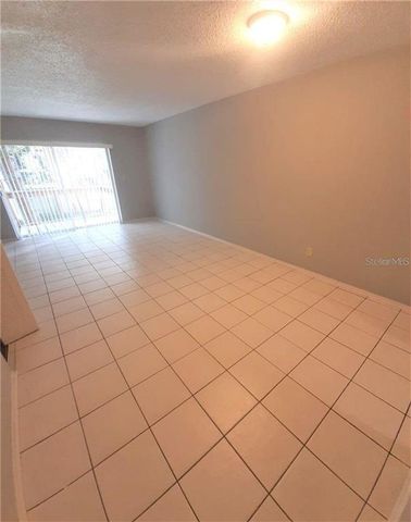 7600 ABBEY LANE C, Tampa, FL 33617