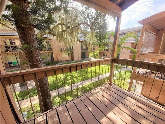 7600 ABBEY LANE C, Tampa, FL 33617