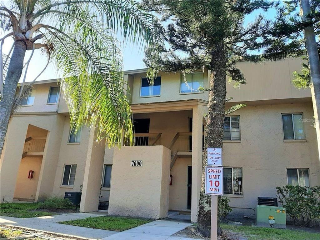 7600 ABBEY LANE C, Tampa, FL 33617