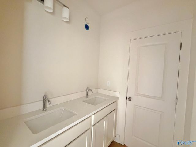 372 Lake Creek Drive, Guntersville, AL 35976