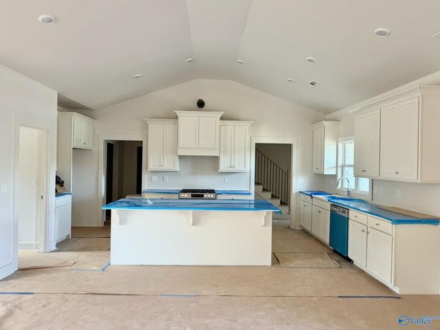 372 Lake Creek Drive, Guntersville, AL 35976