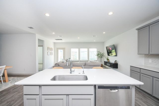 210 Dusty Bridle Lane, Rosharon, TX 77583