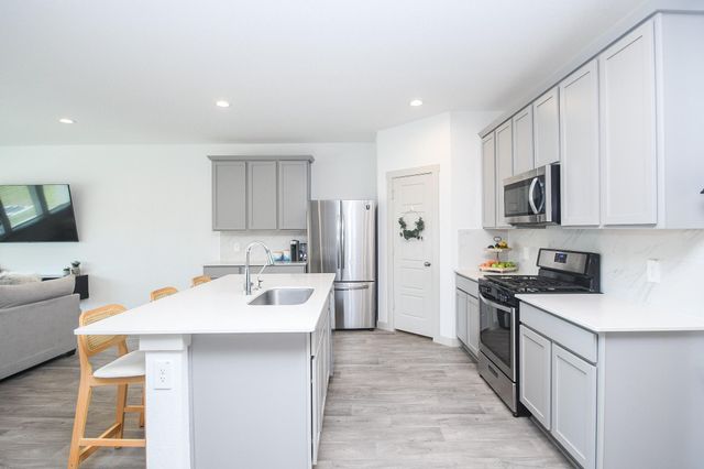 210 Dusty Bridle Lane, Rosharon, TX 77583