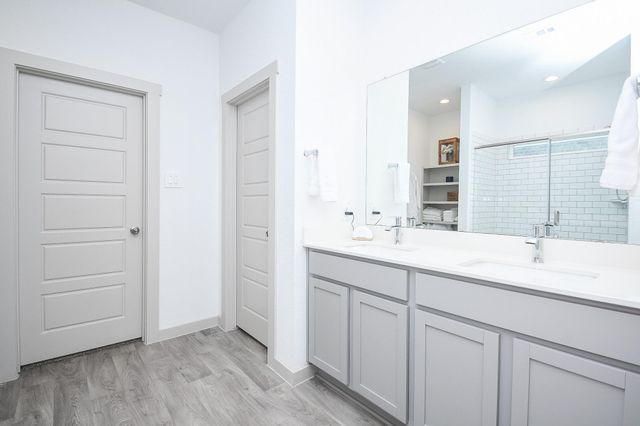 210 Dusty Bridle Lane, Rosharon, TX 77583