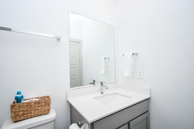 210 Dusty Bridle Lane, Rosharon, TX 77583