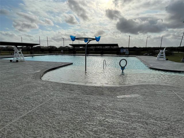 210 Dusty Bridle Lane, Rosharon, TX 77583