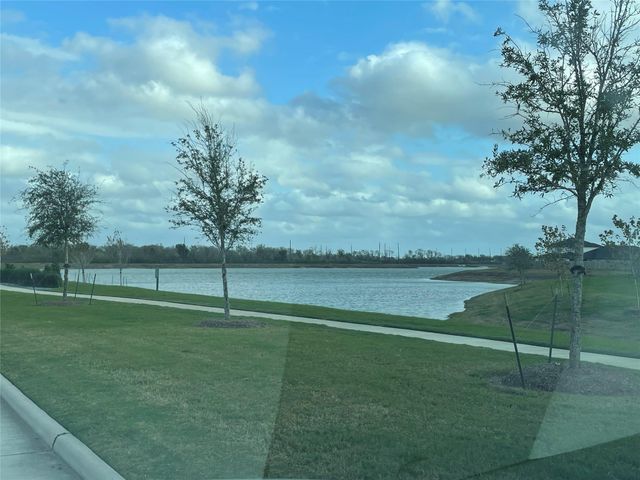 210 Dusty Bridle Lane, Rosharon, TX 77583