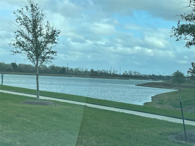 210 Dusty Bridle Lane, Rosharon, TX 77583