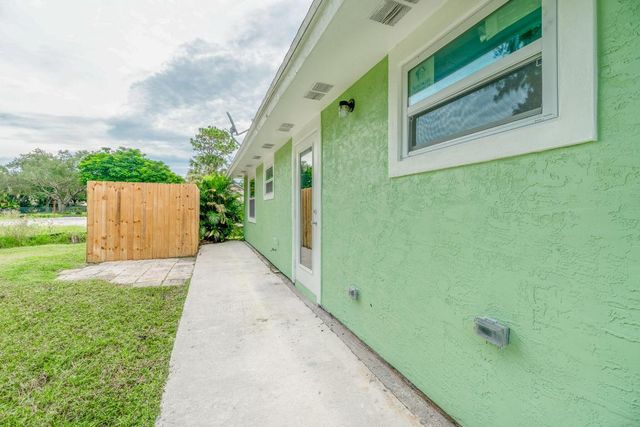 3763 SE Dixie Ross Street 2, Stuart, FL 34997