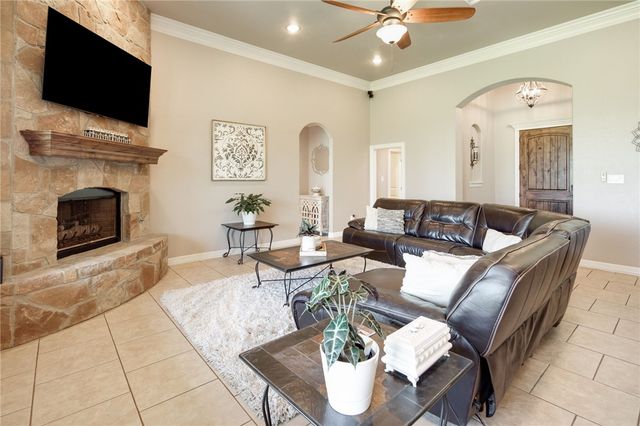 17295 Saddle Creek Drive, College Station, TX 77845
