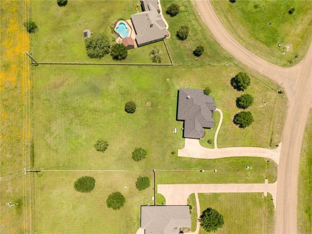 17295 Saddle Creek Drive, College Station, TX 77845