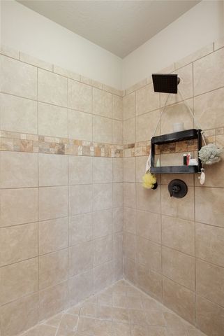 17295 Saddle Creek Drive, College Station, TX 77845