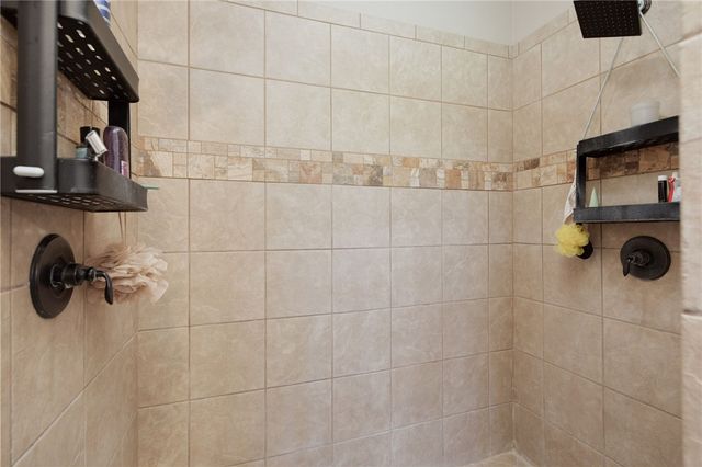 17295 Saddle Creek Drive, College Station, TX 77845