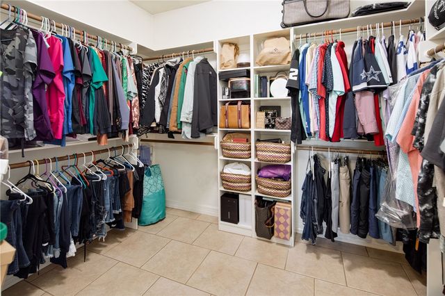 17295 Saddle Creek Drive, College Station, TX 77845