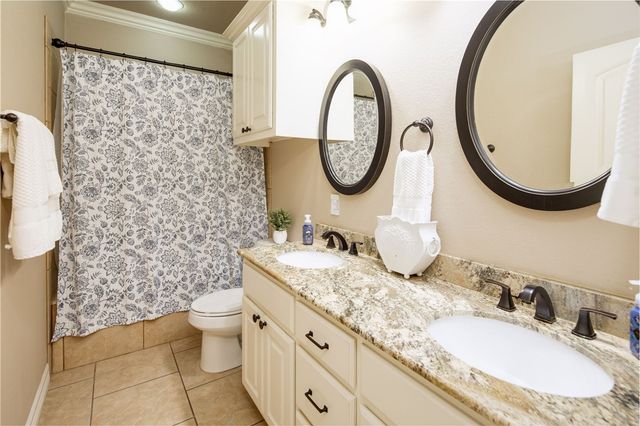 17295 Saddle Creek Drive, College Station, TX 77845
