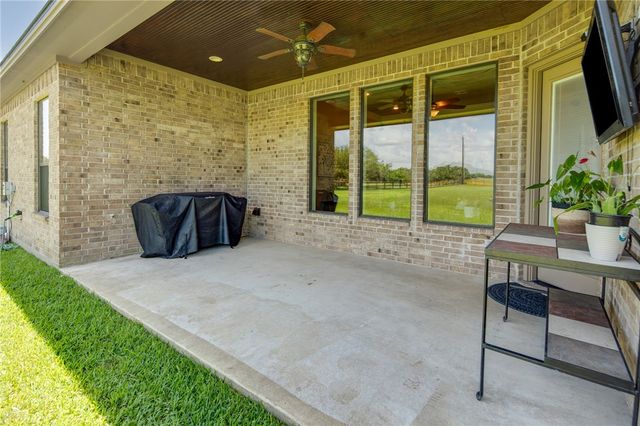 17295 Saddle Creek Drive, College Station, TX 77845