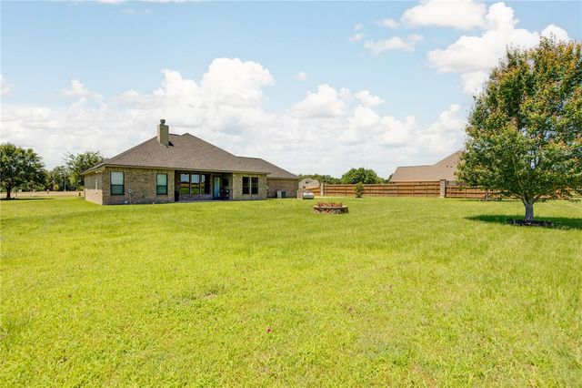 17295 Saddle Creek Drive, College Station, TX 77845