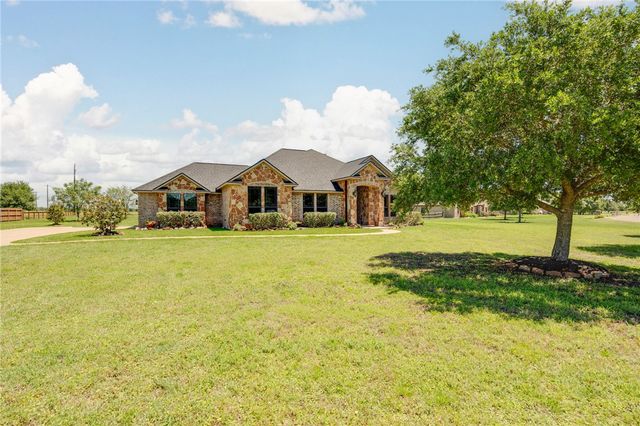 17295 Saddle Creek Drive, College Station, TX 77845