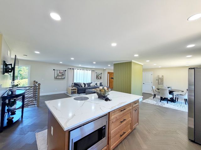 704 N Rose Farm Road, Woodstock, IL 60098
