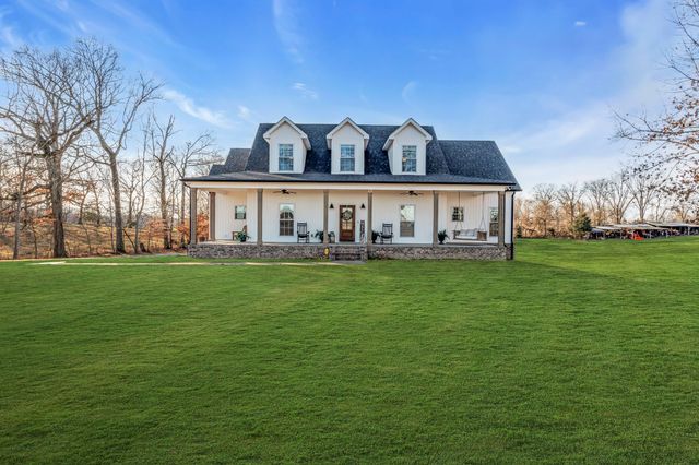 5574 Dowlen Rd, Cedar Hill, TN 37032