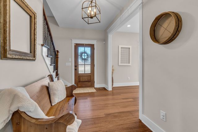 5574 Dowlen Rd, Cedar Hill, TN 37032