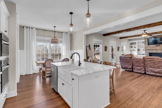 5574 Dowlen Rd, Cedar Hill, TN 37032